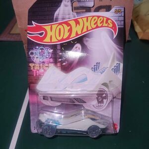 Hot Wheels 20222 Halloween Super Stinger Glow in the Dark